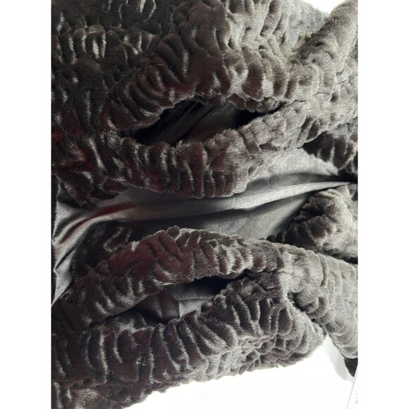 Laundry By Shelli Segal SKU 7582 Faux Fur Black Open Front Cropped Jacket Size - Picture 5 of 12